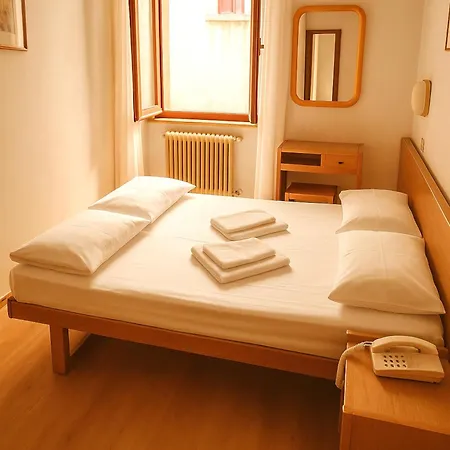 Hotel Modena Old Town