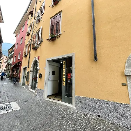 호텔 Modena Old Town 2*