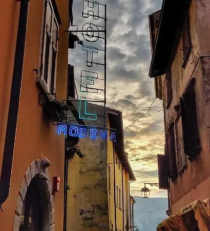 호텔 Modena Old Town 2*
